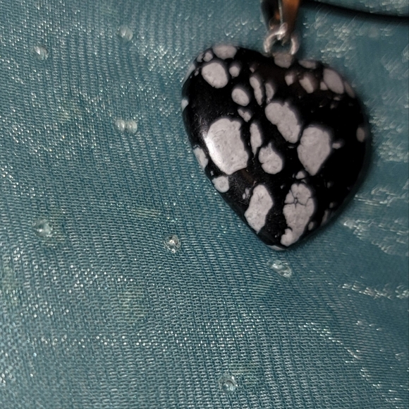 Pretty 😍 circular necklace with barrel screw clasp with ONE 1 Heart pendent - Picture 5 of 13